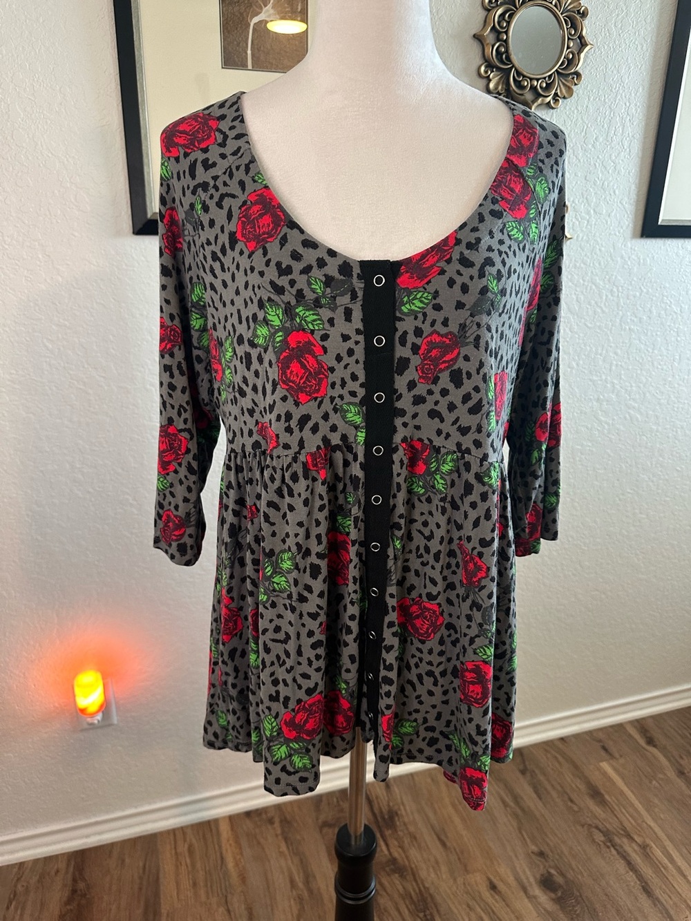 Betsy Johnson Torrid Gray Leopard & Red Rose Baby Doll Tunic